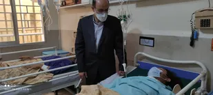 عیادت مدیرکل میراث فرهنگی استان از خبرنگاران حادثه&zwnj;دیده در سانحه واژگونی اتوبوس