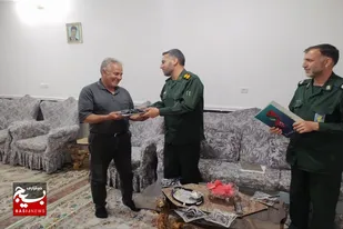دیدار فرمانده سپاه فامنین با خانواده ایثارگران و رزمندگان