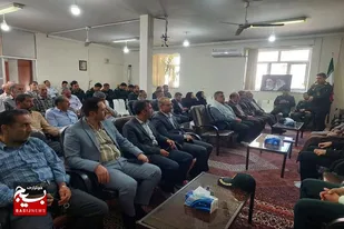 دیدار جمعی از نیروهای مسلح با امام جمعه شهرستان بهار به مناسبت هفته دفاع مقدس