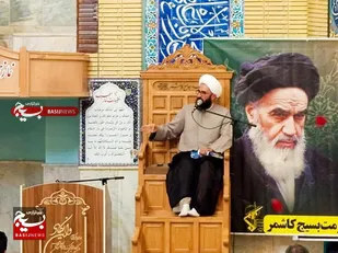 عزت ملت ایران مرهون عمل به قرآن در مکتب امام است