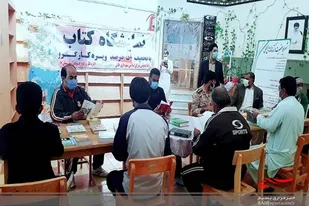 برپایی نمایشگاه کتاب به مناسبت هفته کار و کارگری درخاش