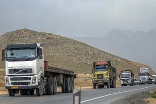 صادرات کالاهای اساسی از مرز مهران ممنوع شد