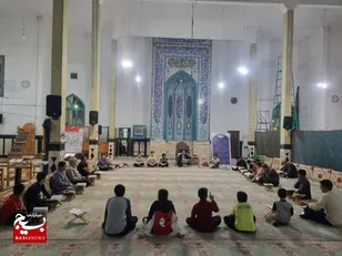 جلسه انس با قرآن کریم با شور و اشتیاق جوانان و نوجوانان در حلقه قرآنی شهر الوند 