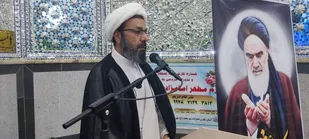 امام خمینی(ره) با حرکت وانقلاب خودش محاسبات جهانی ابرقدرتهای جهان را به هم ریخت
