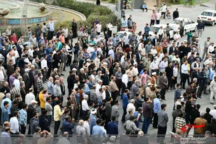 تصاویر/ راهپیمایی نجف آبادی ها بعد از نمازجمعه در اعتراض به حمله تروریستی در شاهچراغ