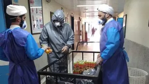 500 طلبه در بیمارستان ها در حال کمک به کادر درمانی مقابله با کرونا هستند