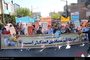 طنین مرگ بر آمریکا در بام ایران