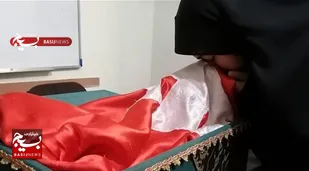 زیارت پرچم حرم مطهر امام حسین(ع) توسط خواهران پایور بسیج جامعه زنان سپاه شهدای استان
