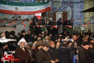 حضور پرشور مردم گیلان در مراسم گلبانک و نورافشانی شب ۲۱ بهمن