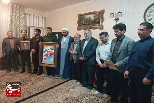 برگزاری یادواره خانگی شهیدان عنبری در ملایر