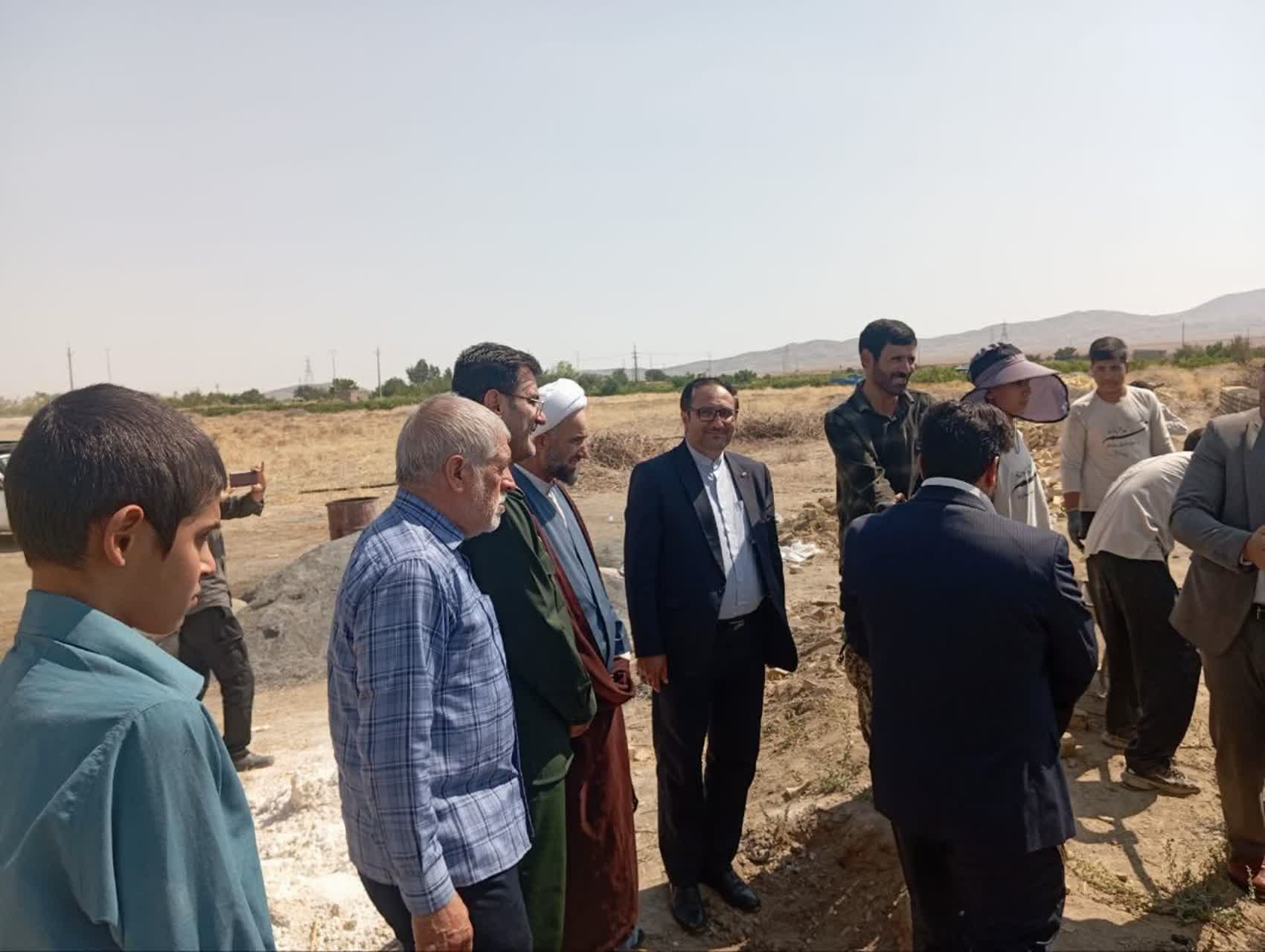 گروه‌های جهادی استان قم در روستای دیزآباد خنداب خدمت‌رسانی کردند