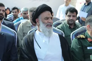 حل مشکل مسکن محرومین با همکاری نهادهای انقلابی اولویت است