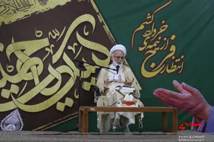 امام خمینی(ره) مسیر تاریخ بشریت را تغییر داد/انقلاب اسلامی دو قطبی غرب و شرق را در هم کوبید