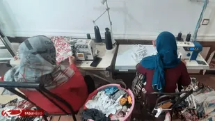کارآفرینی زن خرم&zwnj;آبادی که ۳۰ زن روستایی را صاحب شغل کرد