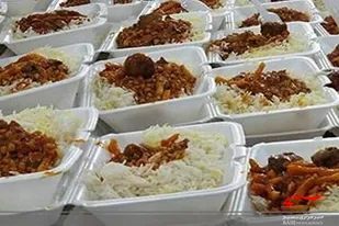 طبخ و توزیع 500 پرس غذای گرم در روستای بازخانه شهر بجنورد
