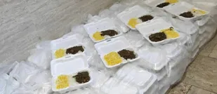 طبخ و توزیع غذای گرم در پیشوا به مناسبت وفات زینب کبری(س)