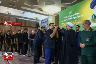 بدرقه کاروان خادمان اربعین از گلزار شهدای تبریز