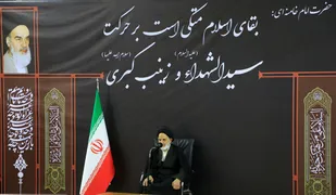 شرک سیاسی جنگ با خدا است/ از مدیری که بوی انگلیس و آمریکا می دهد دوری کنیم