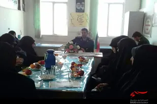 دیدار فرماندهان پایگاه&zwnj;های مقاومت خواهران با فرمانده سپاه تویسرکان