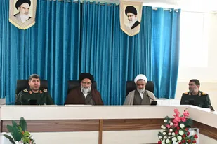 دیدار مسئولان سپاه فتح با نماینده رهبر معظم انقلاب در استان/ آیت الله حسینی: سپاه بازوی قدرتمند نظام است