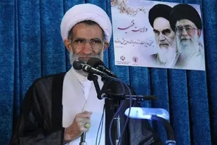 انقلاب زنده و پرشتاب است/ اقتصاد مقاومتی حلال مشکلات است