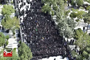 راهپیمایی ۱۰ کیلومتری جاماندگان اربعین حسینی در کرج+تصاویر