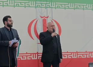 استاندار خوزستان: مردم ایران با وحدت و همبستگی از دستاوردهای نظام دفاع کردند