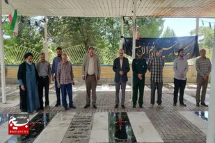 ادای احترام بخشدار و اعضای شورای اداری بخش سامن به مقام شامخ شهدا