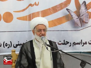 مراسم ارتحال امام خمینی(ره) در شهر بهارستان برگزار شد.