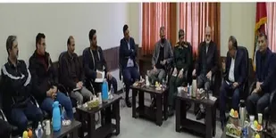 نشست هم&zwnj;اندیشی استادان بسیجی دانشگاه مازندران و پایگاه دریایی ثامن الحجج شمال نیروی دریایی سپاه برگزار شد