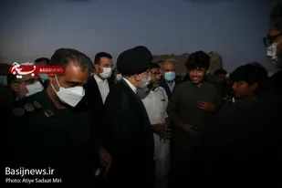 حضور رئیس جمهور در بین زاغه نشینان منطقه مرادآباد چابهار