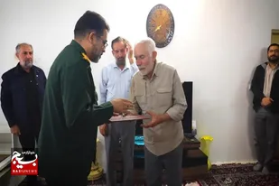 دیدار فرماندهی  و نمایندگی ولی فقیه در سپاه انصارالحسین(ع) با خانواده شهید امیرمحمد زمانی