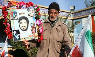 تجلیل از خانواده&zwnj;های دانشجوی &laquo;مدافع حرم&raquo; و حماسه آفرینان &laquo;هویزه&raquo;