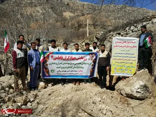 لبخند رضایت مردم و دانش آموزان روستای دلی بهرام بیگی از اقدام ماندگار بسیج مهندسین عمران سپاه فتح/ یک تیر و دونشان جهادگران بسیجی + ( فیلم )