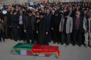 مهمان نوازی گرمساری ها از شهید گمنام/سیل عظیم جمعیت برای تشییع شهید