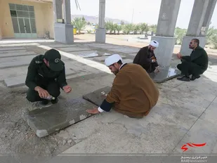 غبارروبی و عطرافشانی قبورشهدای معلم شهرستان خوروبیابانک