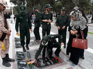 مزارشهدای امام زاده عبدالله گرگان توسط فرماندهان نظامی و انتظامی و جمعی از مسئولین عطرافشانی شد