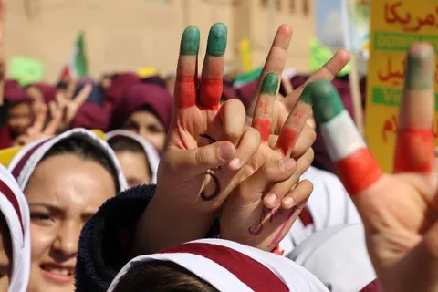 حضور یکپارچه مردم فراهان در راهپیمایی ۱۳ آبان