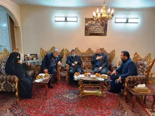 دیدار مسئولان با خانواده شهدای شهرستان ری