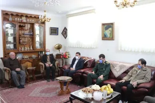 دیدار و تجلیل فرمانده سپاه ناحیه و شهردار زنجان از رزمنده ایثارگر جمال زرگری