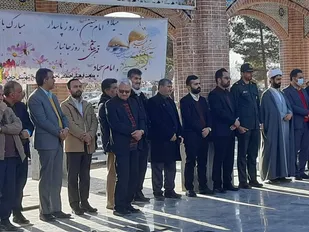 عطر افشانی یادمان شهدا