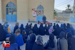 دامن مادر، بزرگ&zwnj;ترین مدرسه تربیت فرزند است