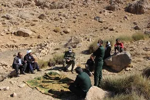 ادامه رزمایش کمک مومنانه در مناطق زلزله زده عشایری استان