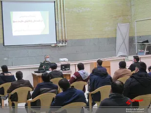 نشست فرمانده سپاه خمینی شهر با فرماندهان پایگاه های مقاومت بسیج