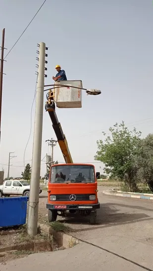 اجرای طرح تبدیل کابل سیمی به شبکه خود نگهدار در روستای فند گرمسار