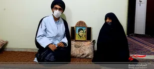 دیدار مسئول نمایندگی ولی فقیه ناحیه مقاومت بسیج خمینی شهر با خانواده شهدا