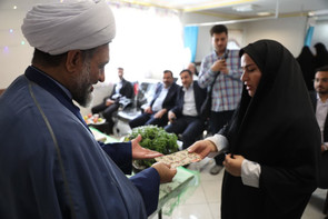 حضور مسئول نمایندگی ولی فقیه در بسیج در مرکز درمانی خاتم‌الانبیا(ص) به مناسبت روز پرستار