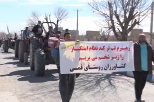 روستاییان: رهبرم لب تر کند، نظام استکبار را زیر شخم می&zwnj;بریم...