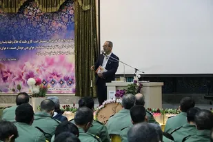 نسبت به امام معصوم محبت داریم اما معرفت نداریم، بدون معرفت امام در تاریکی قدم برمیداریم.