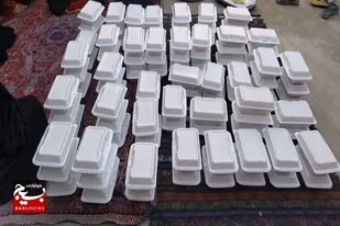 تهیه و توزیع 100 پرس غذا ی گرم با همت خواهران جهادگر بسیجی در سراوان